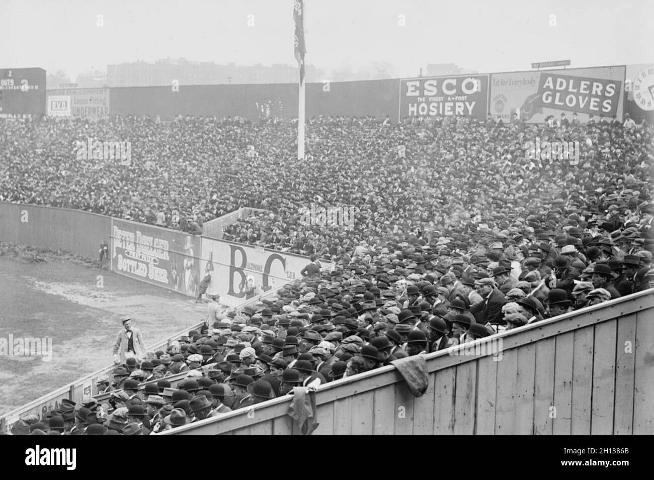 Il bleachers, polo. New York, World Series, 9 ottobre 1913. Foto Stock