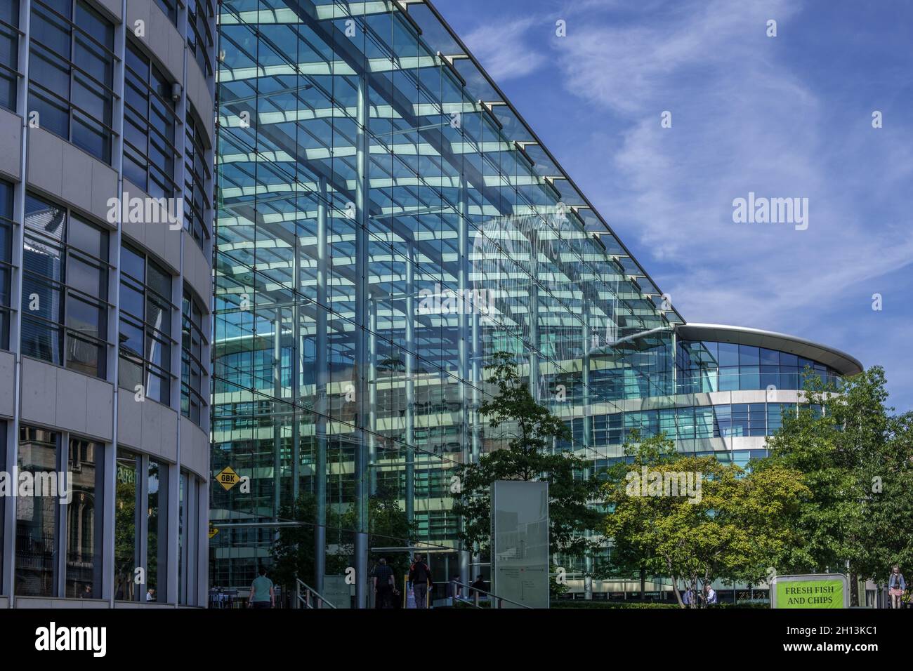 Tower Place, un complesso di edifici a uso misto a Londra EC3, vicino alla Torre di Londra. Foto Stock