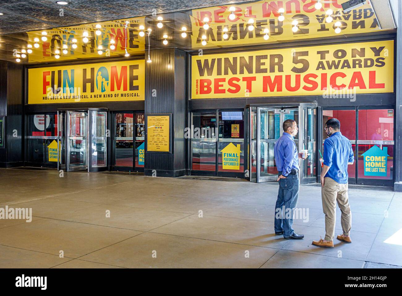 New York NY NYC,New York City,Manhattan Midtown,Broadway Theatre District Circle in the Square Theatre,Fun Home musical Marquee ingresso Foto Stock