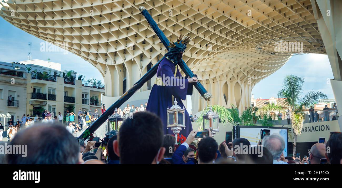 Siviglia, Spagna; 16 ottobre 2021: Trasferimento di Gesù della Grande potenza Foto Stock