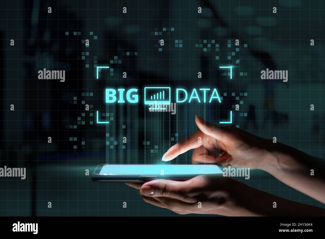 Concetto di big data a portata di mano con grafici grafici Foto Stock