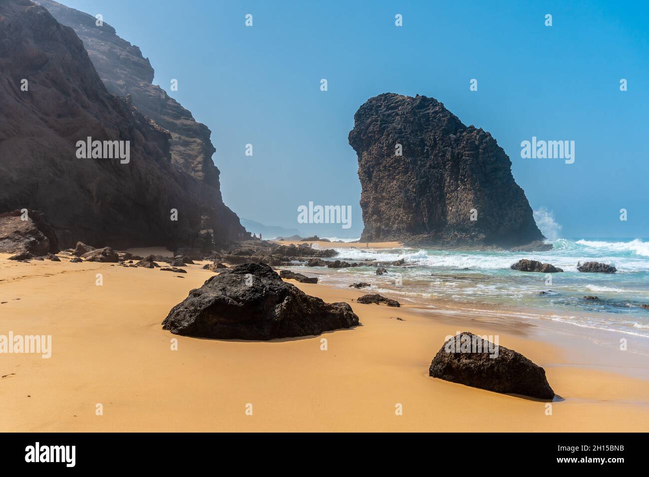 Famosa Roque del Moro in spiaggia di Cofete, parco naturale Jandia, Barlovento, Isole Canarie, Spagna Foto Stock