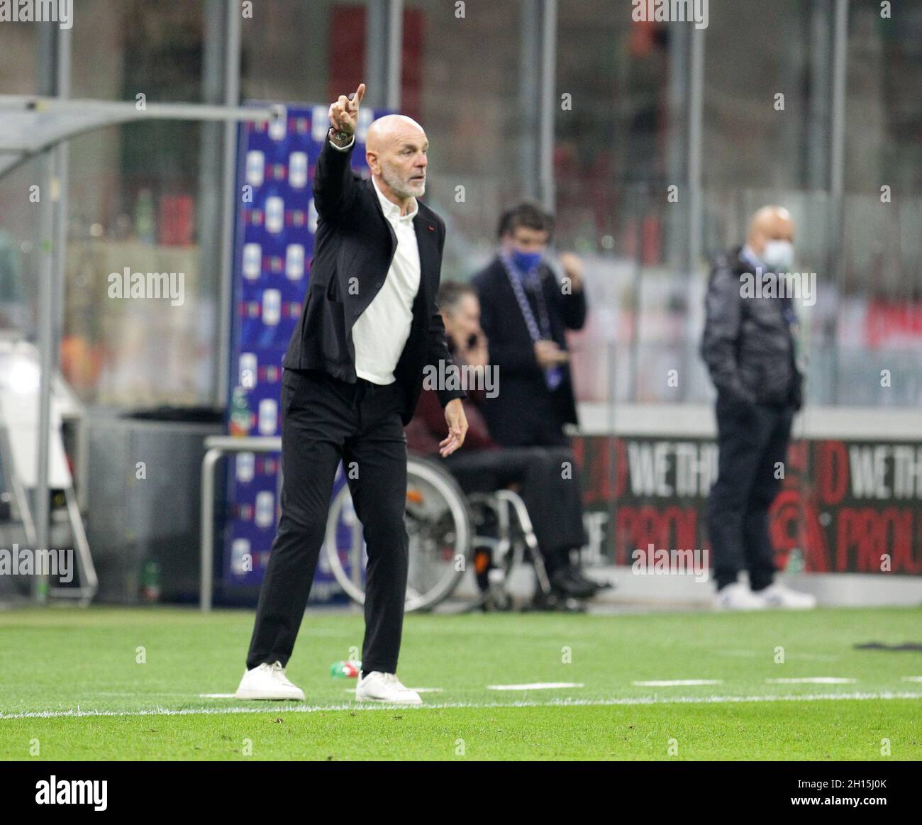 MILANO ITALIA- Ottobre 16 Stadio G Meazza Stefano Pioli AC Milano Trainer durante la Serie A match tra AC Milano e Verona allo Stadio G. Meazza il 16 Ottobre 2021 a Milano. Foto Stock