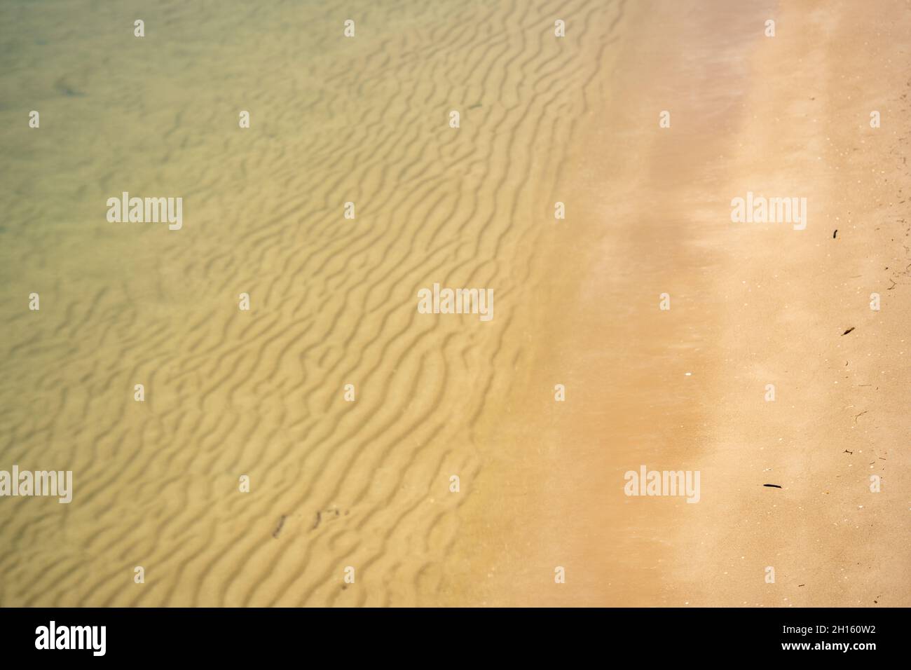Foto aerea pulito spiaggia tranquilla Foto Stock