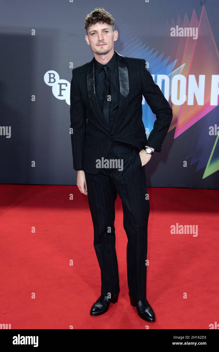 Niels Schneider ha partecipato alla Benedetta Premiere nell'ambito del 65° BFI London Film Festival presso il Royal Festival Hall di Londra, Inghilterra, il 16 ottobre 2021. Foto di Aurore Marechal/ABACAPRESS.COM Foto Stock