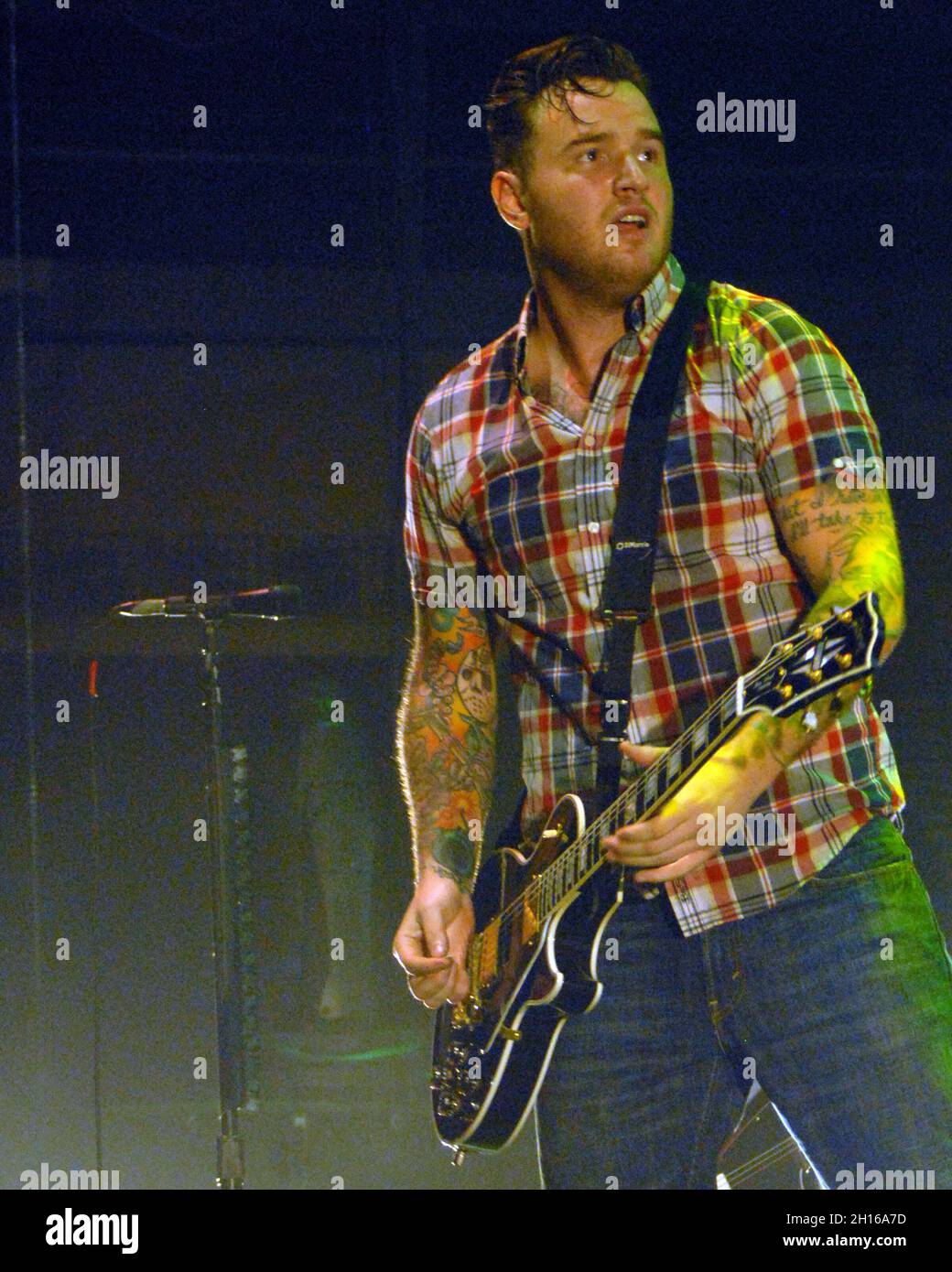 DULUTH, GA - SETTEMBRE 01: Chad Gilbert di New Found Glory suona all'Arena al Gwinnett Center il 1 Settembre 2010 a Duluth, Georgia. CREDIT: Chris McKay / MediaPunch Foto Stock