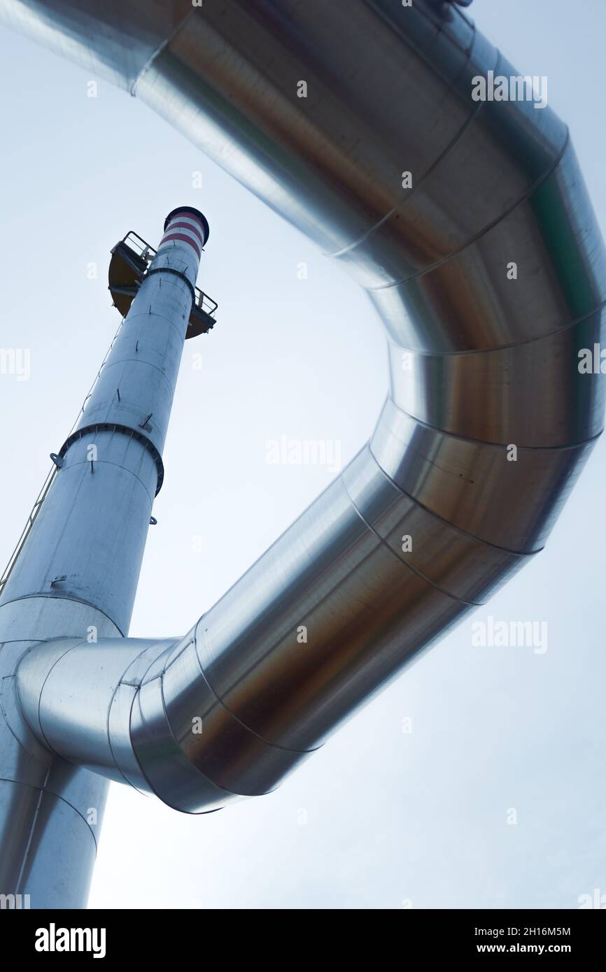 Un camino o camino usato per scaricare i gas di combustione dall'unità di caldaia, principalmente nell'industria Foto Stock