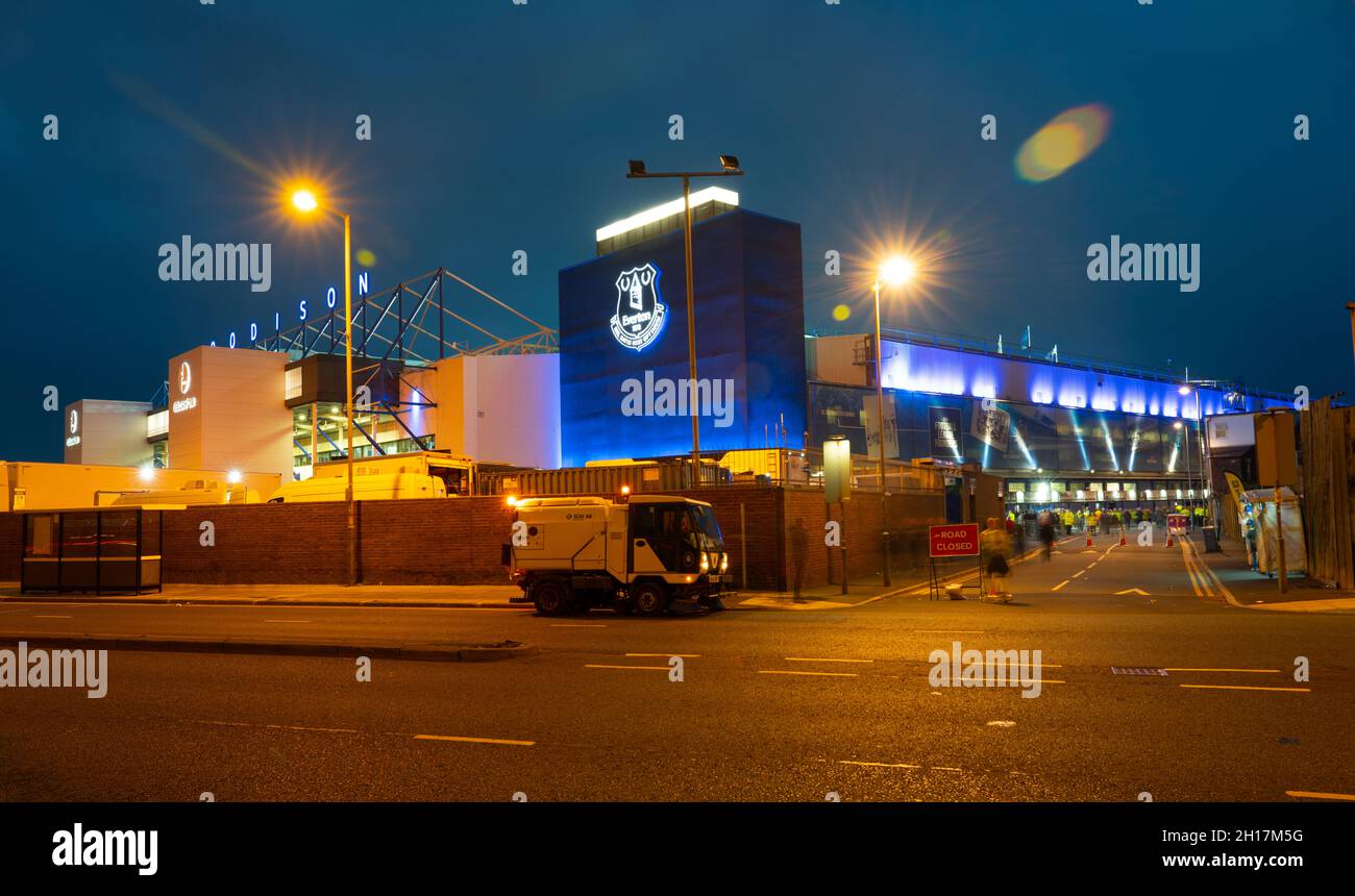 Goodison Park, sede dell'Everton Football Club dal 1892, situato nel quartiere Walton di Liverpool. Preso durante una partita nel settembre 2021. Foto Stock