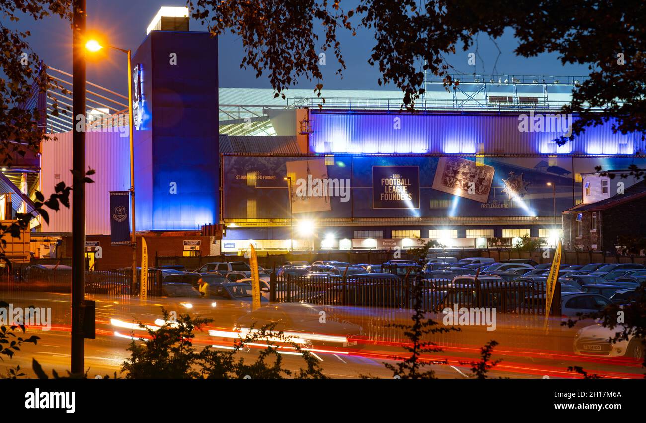 Goodison Park, sede dell'Everton Football Club dal 1892, situato nel quartiere Walton di Liverpool. Preso durante una partita nel settembre 2021. Foto Stock