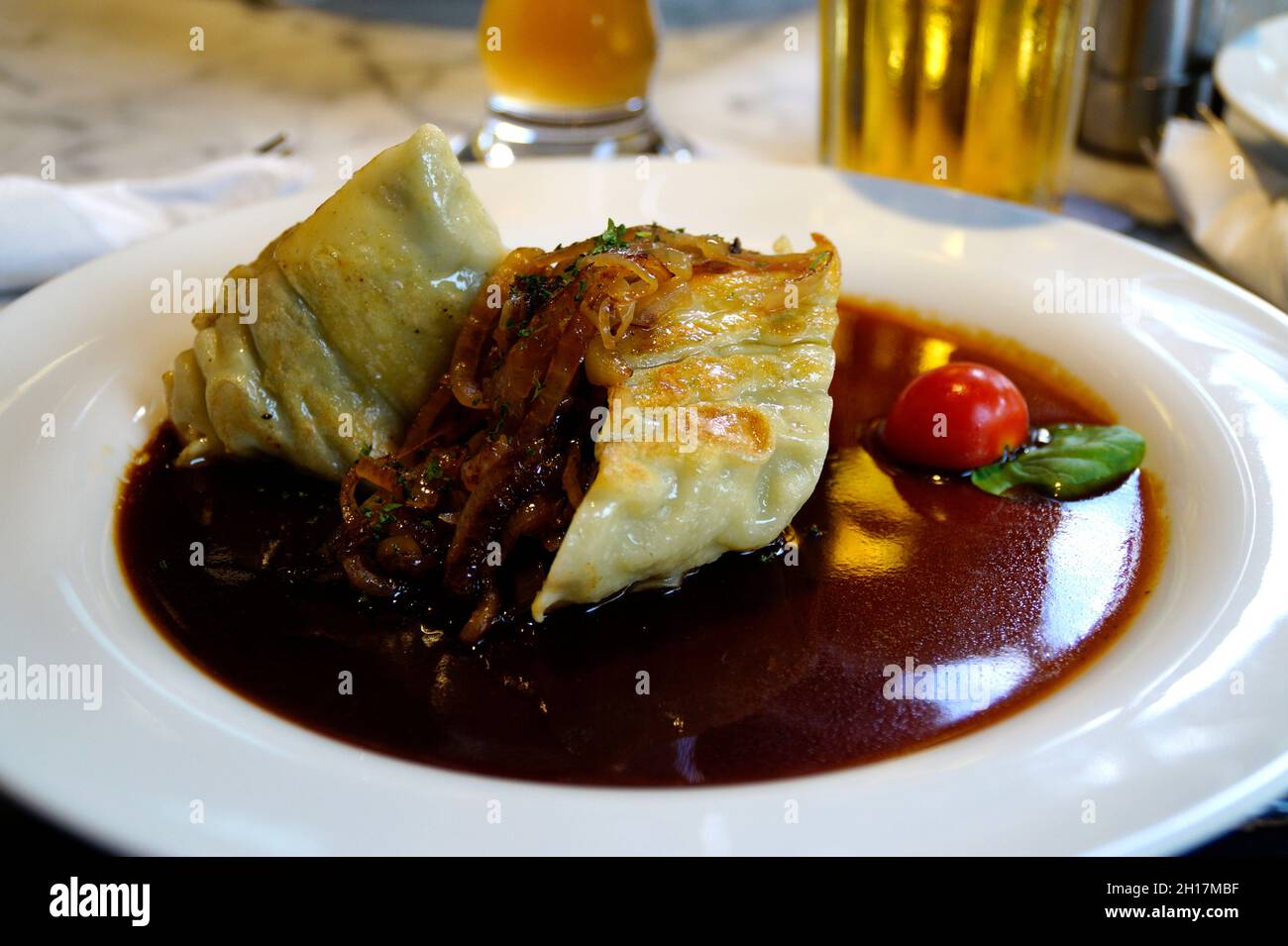 maultaschen svevo o ravioli con carne macinata e spinaci Foto Stock