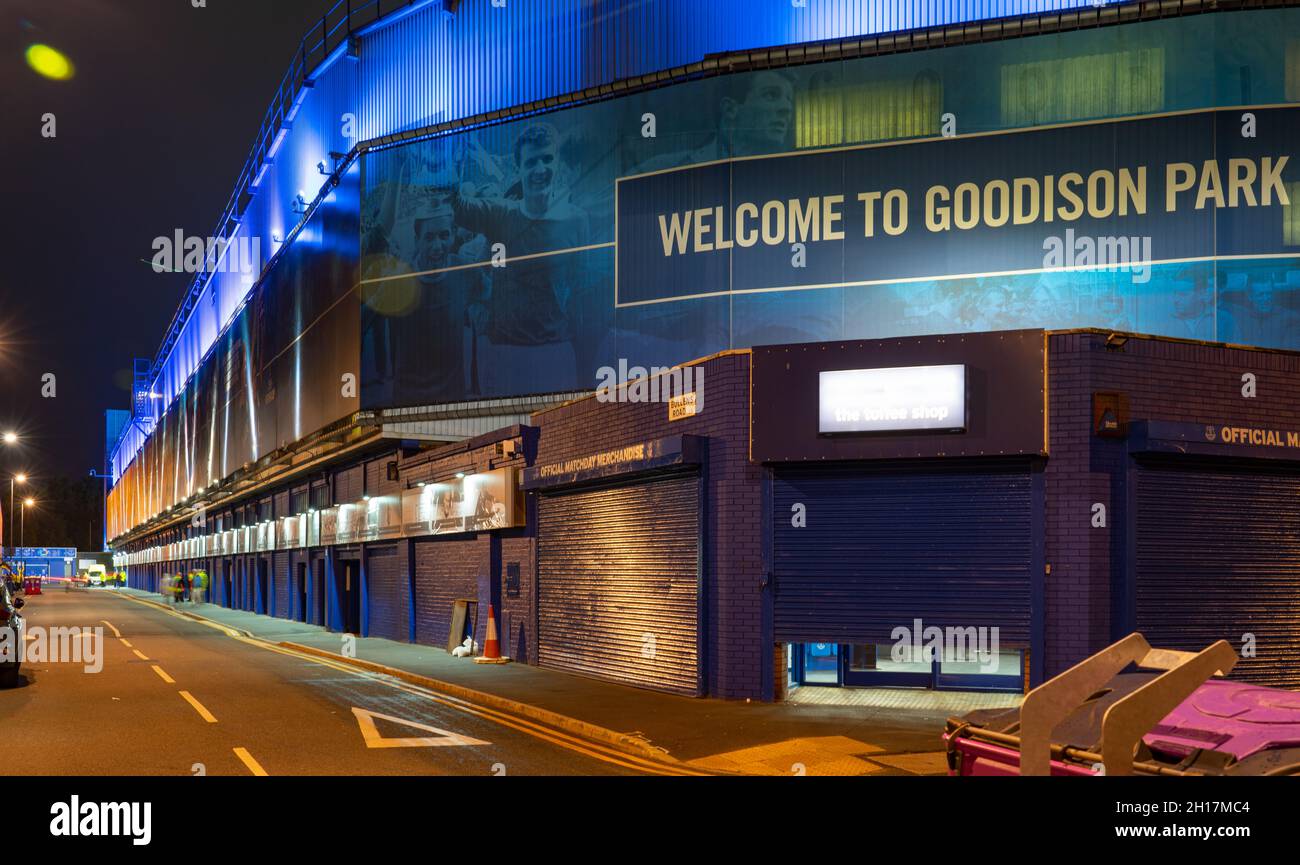 Goodison Park, sede dell'Everton Football Club dal 1892, situato nel quartiere Walton di Liverpool. Partecipare a una partita nel settembre 2021. Foto Stock