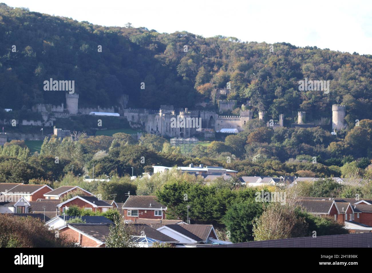 Gwrych Castello di Abergele Galles del Nord. Ultime settimane di costruzione al castello di Gwrych, colpi del castello mostrano una struttura improvvisata che può essere un cespuglio di prova Foto Stock