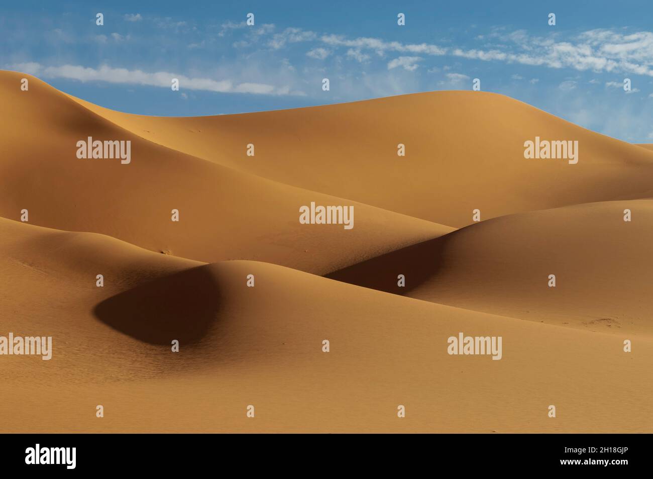 Dune di sabbia nel Erg Awbari. Deserto del Sahara, Fezzan, Libia Foto Stock