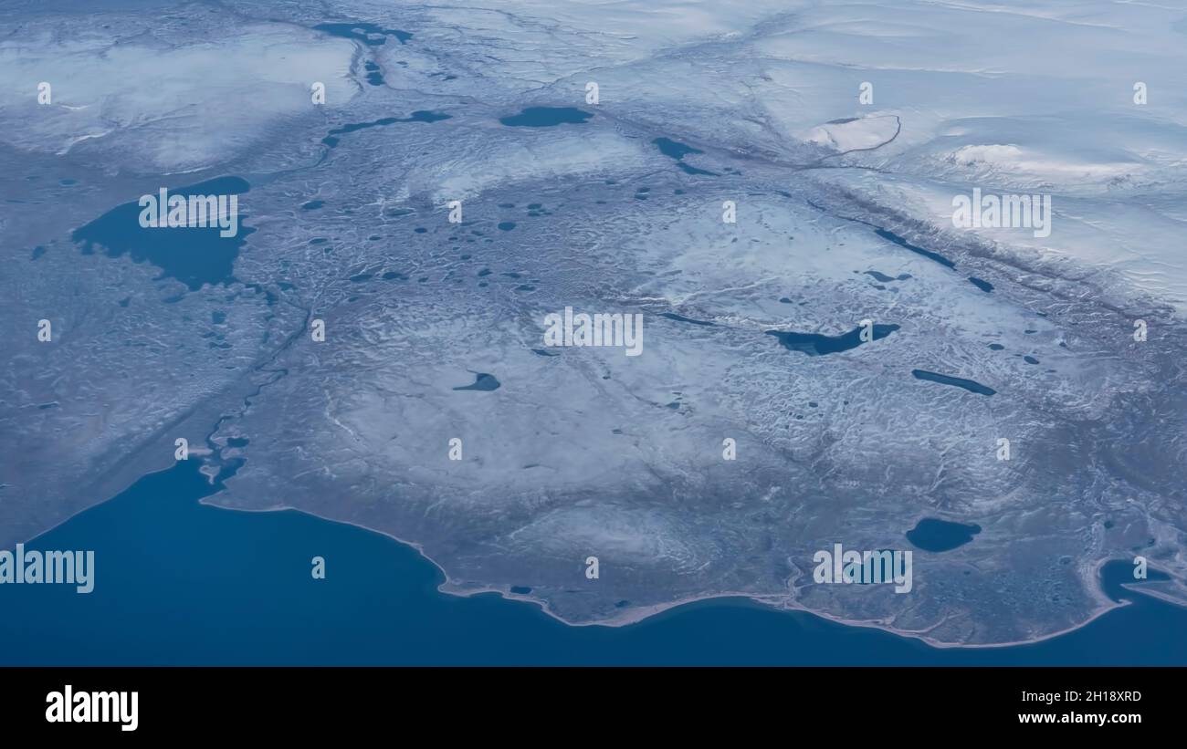 Viste aeree del paesaggio insolito della Groenlandia, l'isola più