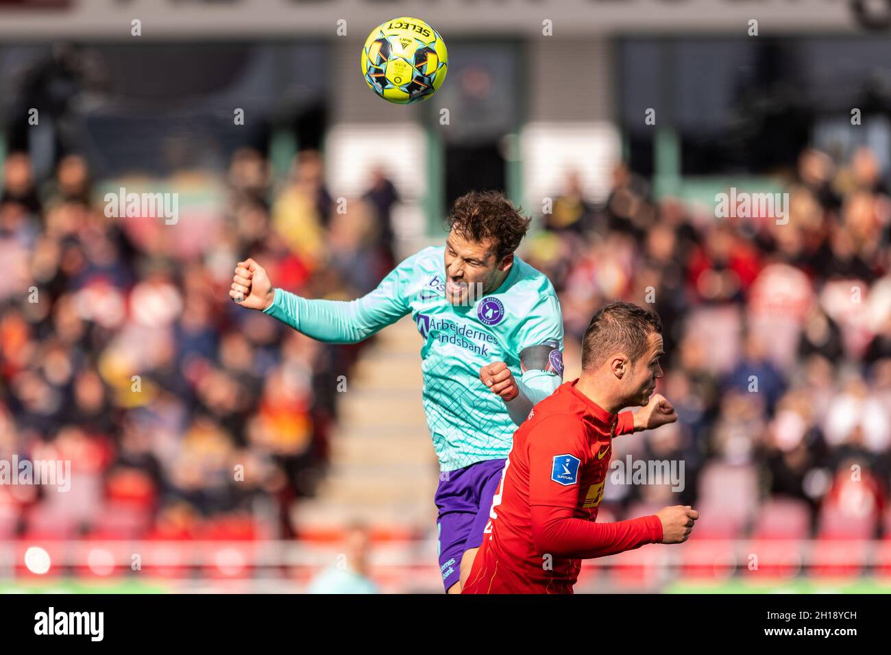 Farum, Danimarca. 17 ottobre 2021. Erik Sviatchenko (28) del FC Midtjylland visto durante la 3F Superliga partita tra FC Nordsjaelland e FC Midtjylland in diritto al Dream Park di Farum, Danimarca. (Photo Credit: Gonzales Photo/Alamy Live News Foto Stock