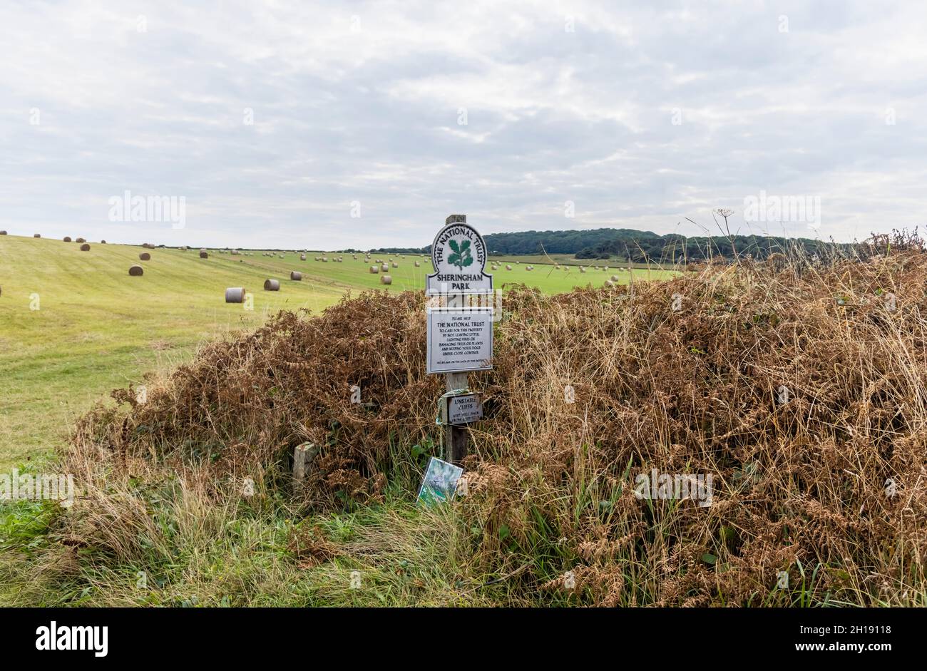 National Trust Place segno nome per Sheringham Park, spazio aperto e campi a Weybourne sulla costa nord di Norfolk, East Anglia, Inghilterra Foto Stock