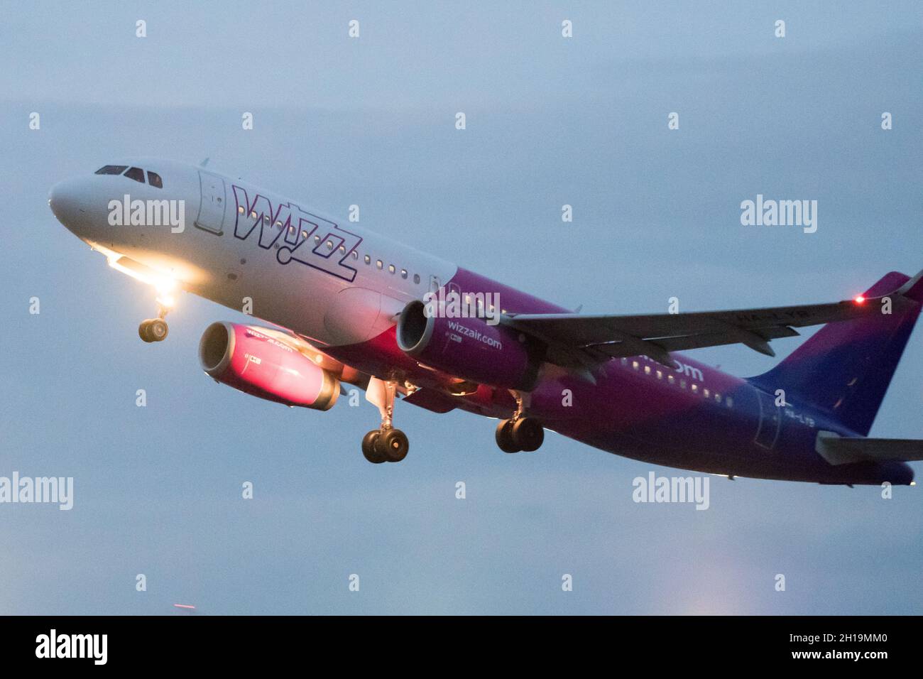 Compagnia aerea low cost Wizz Air Aircraft Airbus A320-232 a Gdansk, Polonia. 14 Settembre 2021 © Wojciech Strozyk / Alamy Stock Photo *** Local Caption *** Foto Stock