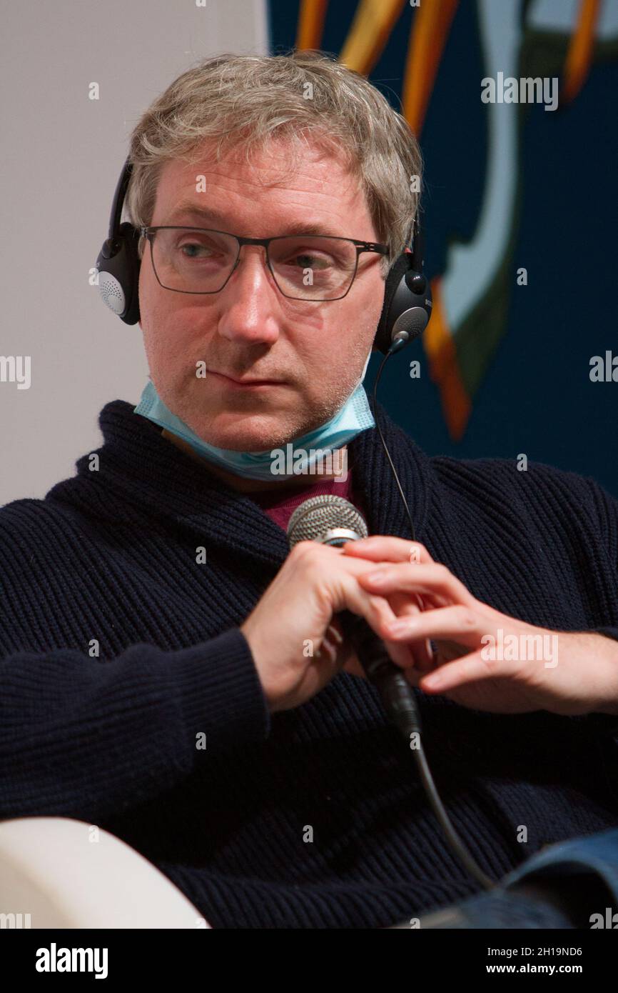 Torino, Italia. 17 ottobre 2021. L'autore inglese Stuart Turton è ospite della Fiera del Libro di Torino 2021. Credit: Marco Destefanis/Alamy Live News Foto Stock