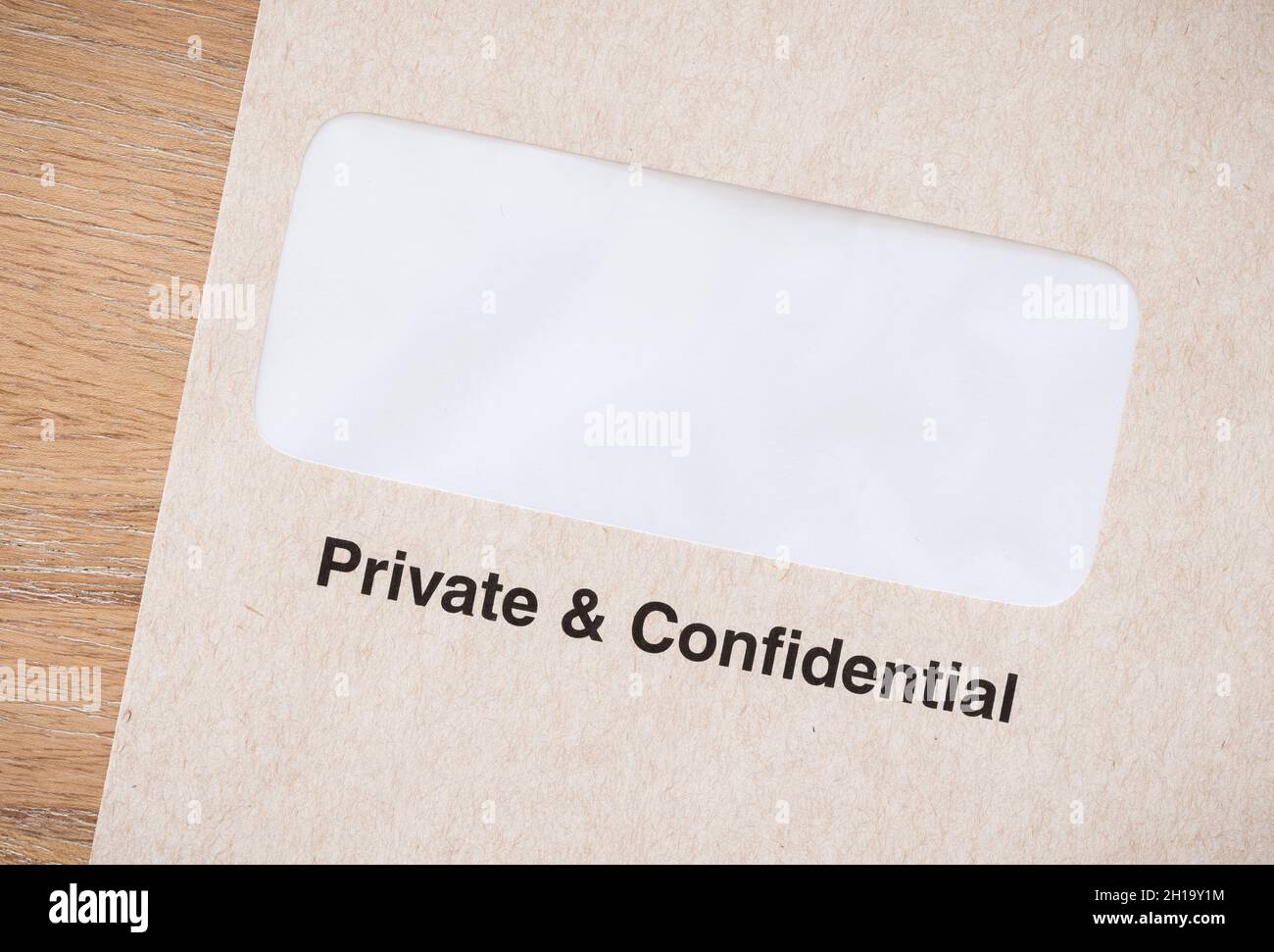 Busta business privata e riservata sulla scrivania. Busta finestra per  documenti riservati, Regno Unito Foto stock - Alamy