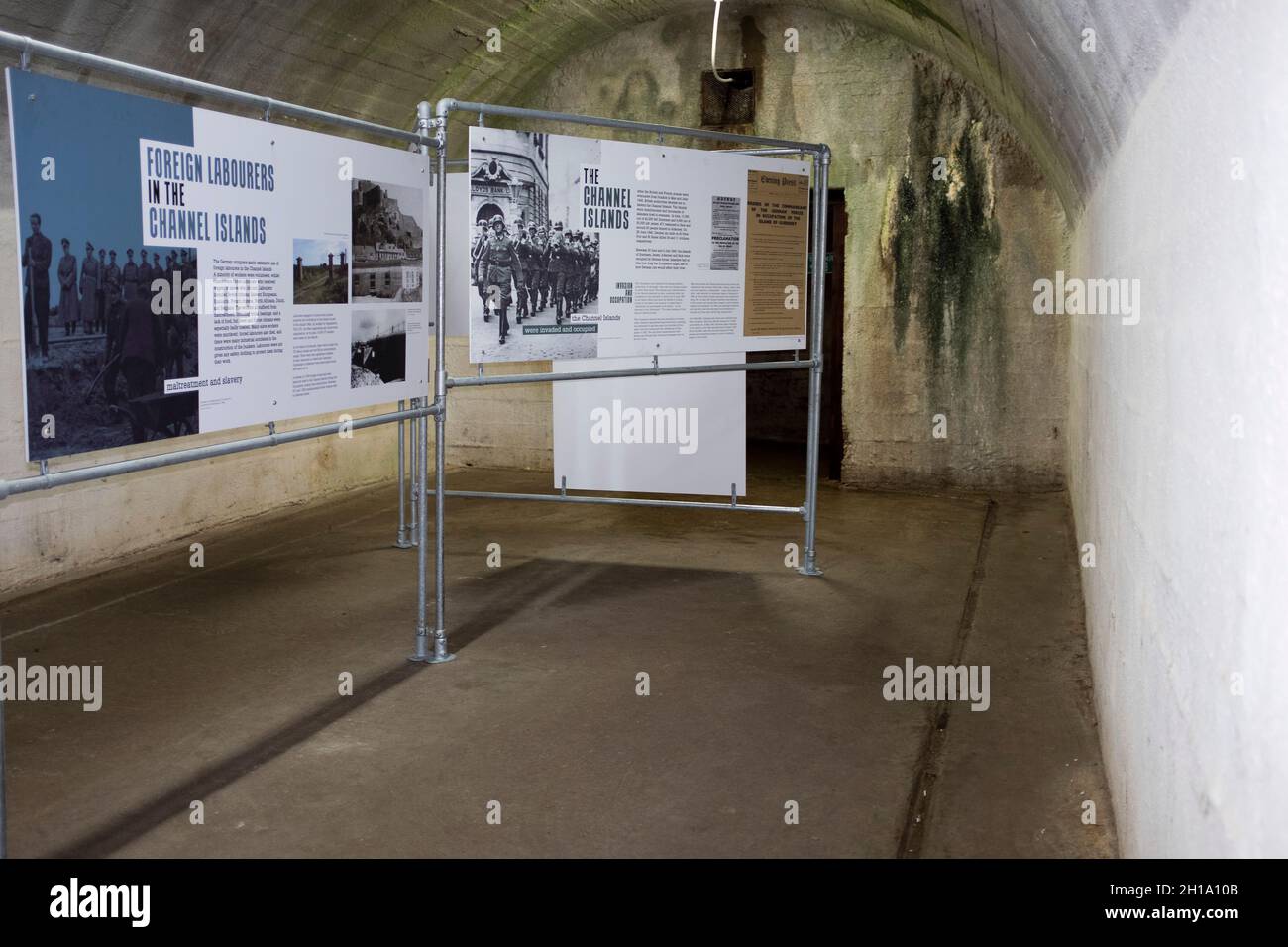 dh Display schede SOTTERRANEO OSPEDALE GUERNSEY tedesco sottosuolo costruzione canale isole occupazione nazista occupato militare Foto Stock