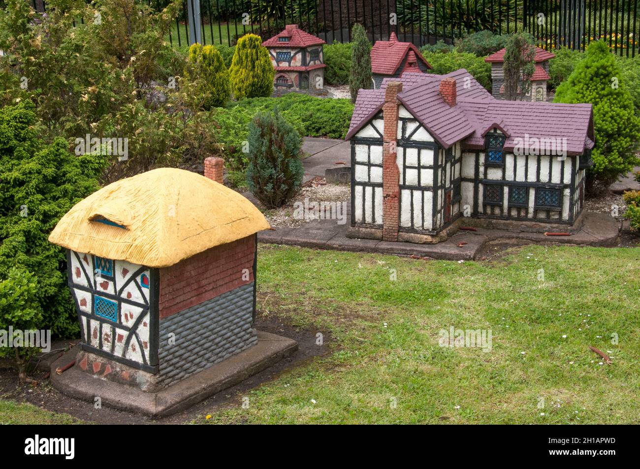 Tudor Village, un regalo da parte dei residenti di Lambeth, Inghilterra, nei Fitzroy Gardens, Melbourne, Australia Foto Stock