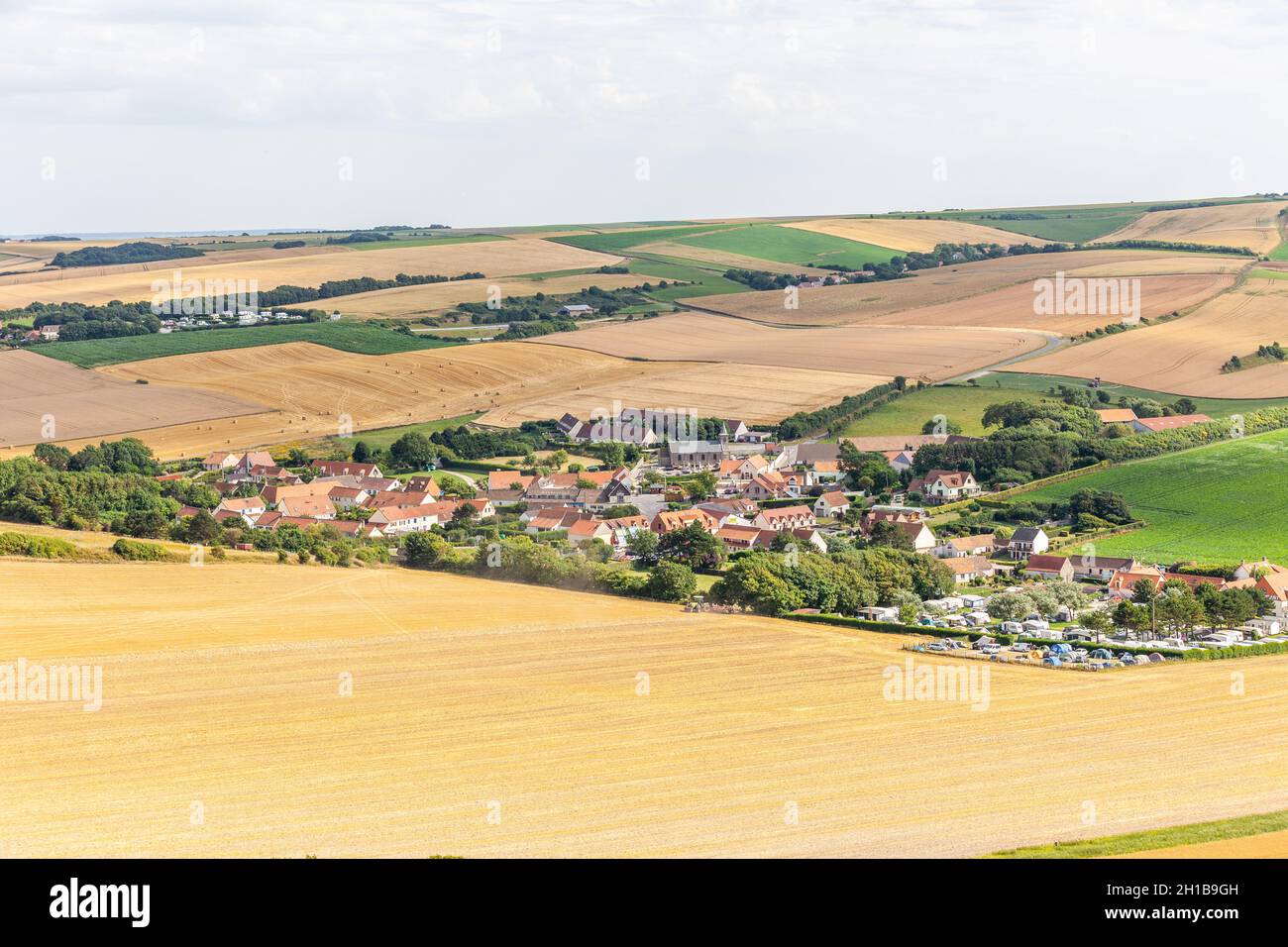 Il villaggio di Escalles visto da Cap Blanc-Nez, Francia Foto Stock