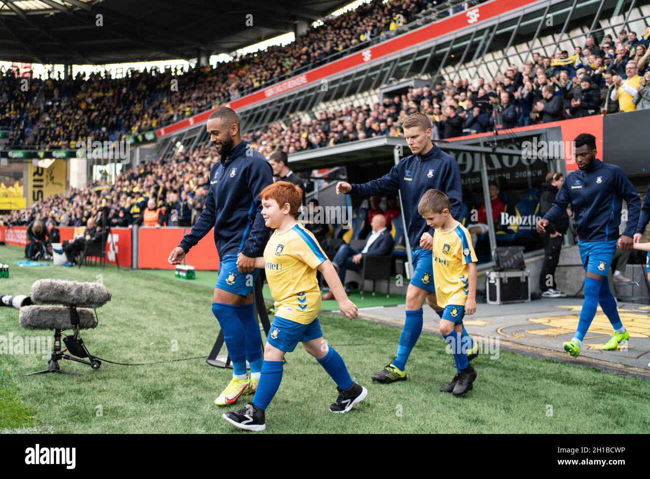 Brondby, Danimarca. , . Kevin Mensah (14) di Broendby IF entra in campo per la 3F Superliga partita tra Broendby IF e Vejle Boldklub allo stadio Brondby. (Photo Credit: Gonzales Photo/Alamy Live News Foto Stock