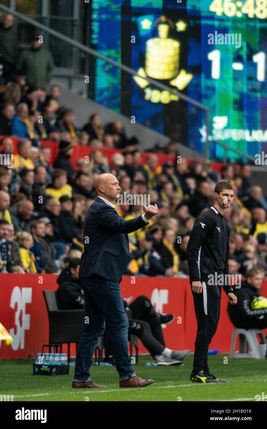 Brondby, Danimarca. , . Allenatore di testa Peter Sorensen di Vejle Boldklub visto durante la 3F Superliga partita tra Broendby IF e Vejle Boldklub al Brondby Stadion. (Photo Credit: Gonzales Photo/Alamy Live News Foto Stock