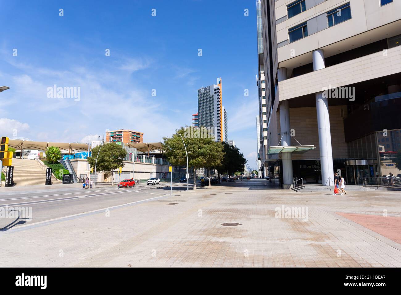 BARCELLONA, SPAGNA - 2 OTTOBRE 2021: Ingresso al centro commerciale Diagonal Mar di Barcellona Foto Stock