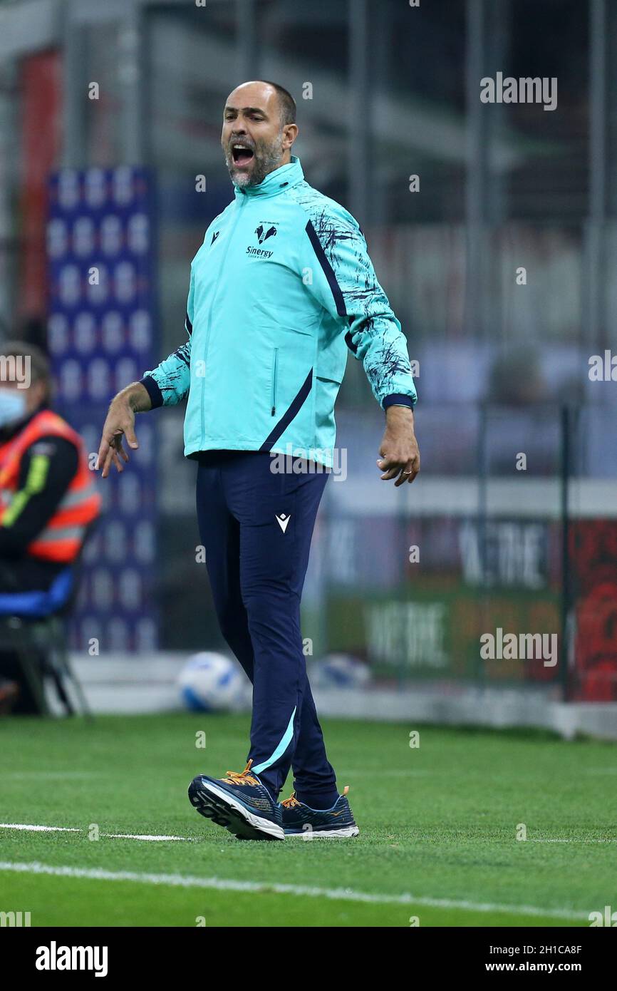 Igor Tudor, allenatore di Hellas Verona FC, gesta durante la serie A match  tra AC Milan e Hellas Verona FC Foto stock - Alamy