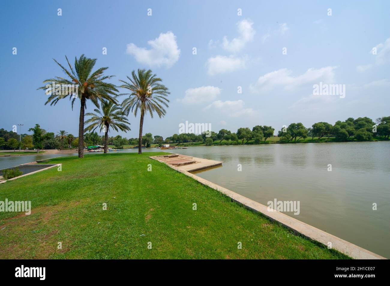 Yarkon Park è un grande parco a Tel Aviv, Israele, con circa sedici milioni  di visite all'anno Foto stock - Alamy