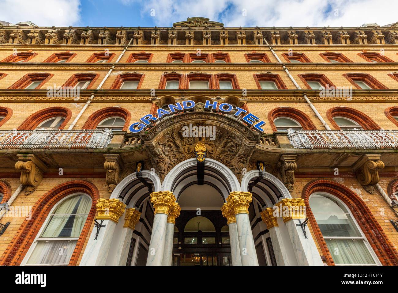 L'ingresso al Grand Hotel a Scarborough, North Yorkshire, Inghilterra Foto Stock