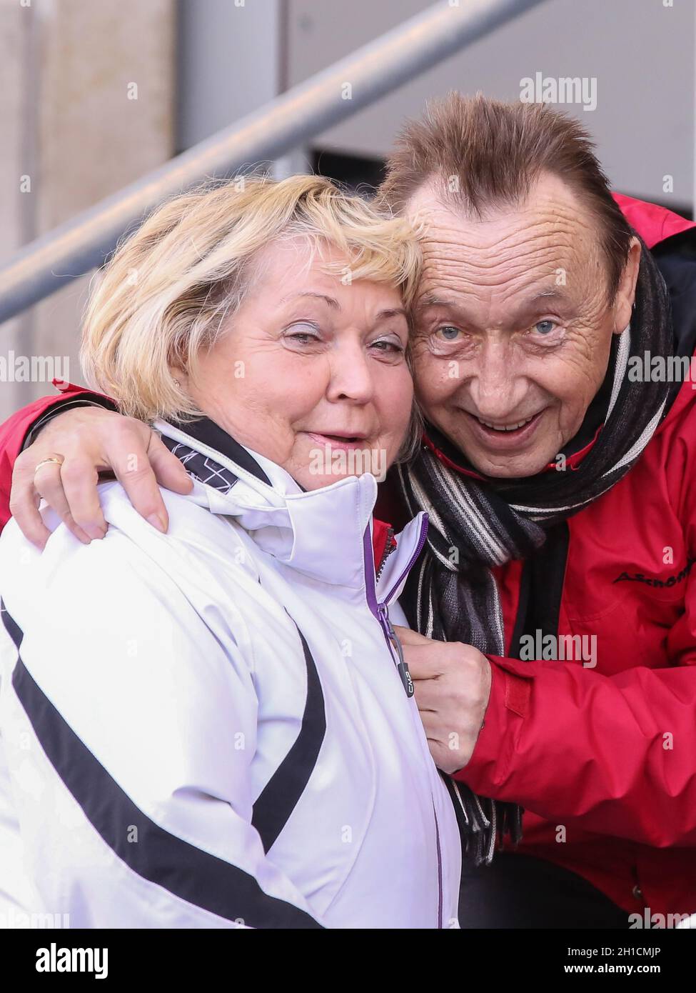 Ehemaliga deutscher Fußballspieler Joachim Streich mit Ehefrau Marita Foto Stock