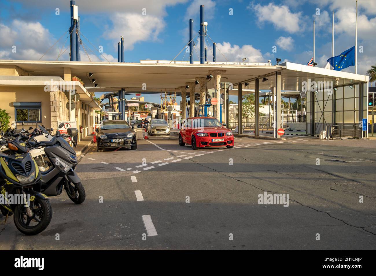 Gibilterra - 12 gennaio 2020. Passaggio di frontiera da Gibilterra alla Spagna, passaporto e controllo bagagli Foto Stock