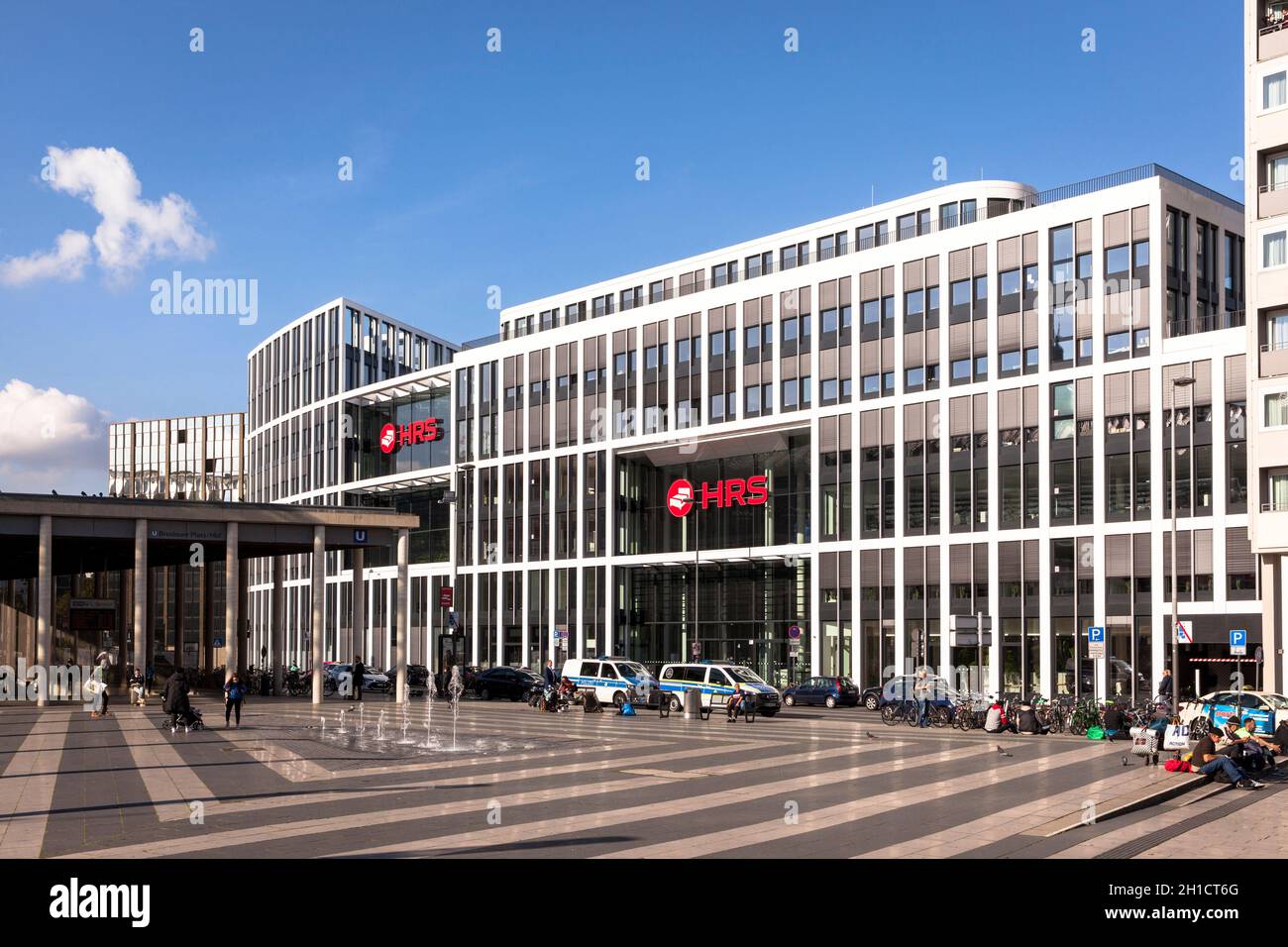 L'edificio degli uffici Coeur Cologne in piazza Breslauer Platz, sede del gruppo HRS, Servizio di prenotazione Hotel, MSM Meyer-Schmitz-Morkramer Foto Stock