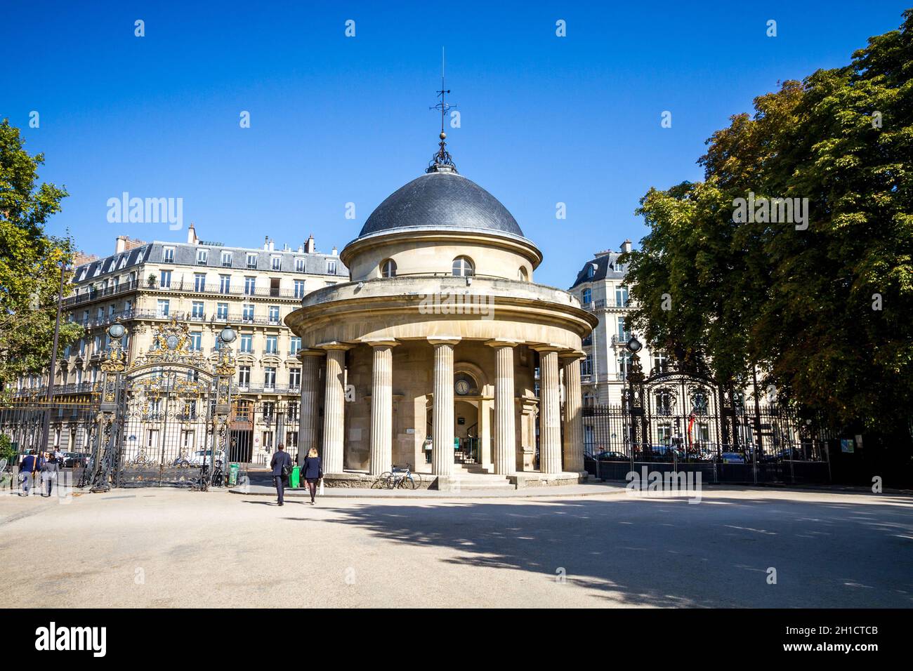 Parigi/Francia - 10 Settembre 2019 : Rotonde in Parc Monceau Foto Stock