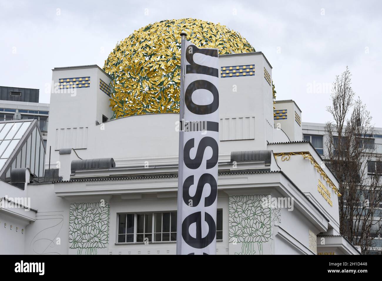 Die Wiener Secession ist ein Ausstellungshaus für zeitgenössische Kunst. Das Gebäude steht für die Aufbruchsstimmung um 1900. - la Secessione di Vienna i Foto Stock