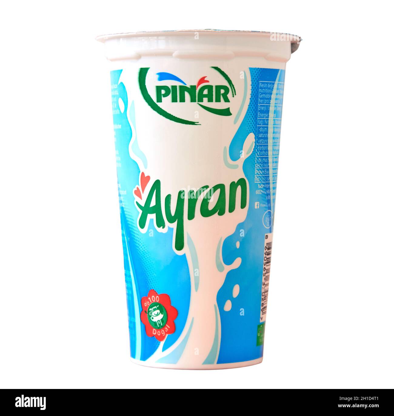 Bruxelles, Belgio - 13 ottobre 2021; ayran nel suo pacchetto originale isolato su bianco con percorso di clipping. Cucina turca. Foto Stock