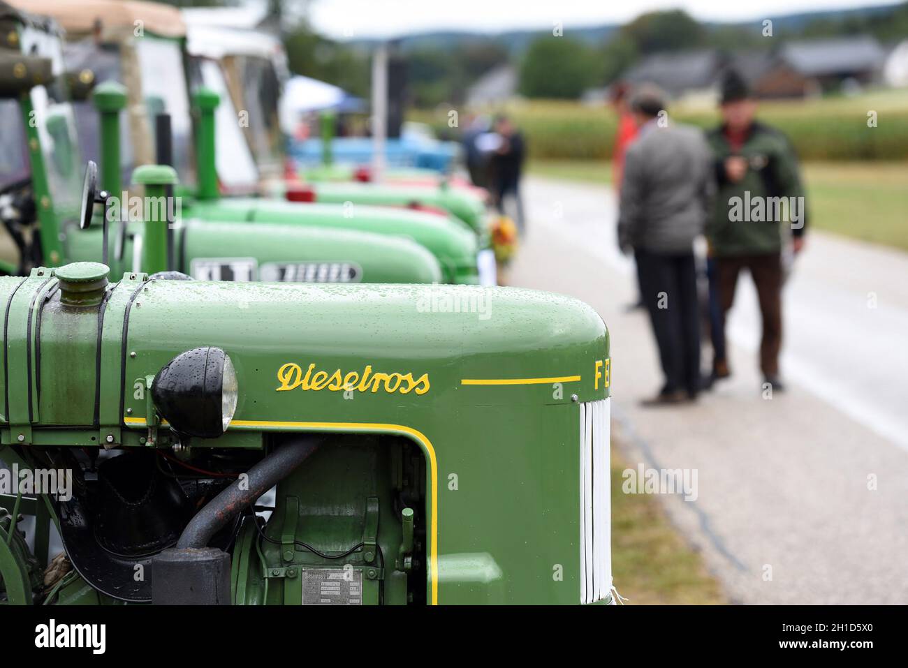 Oldtimer-Traktor-Treffen in Desselbrunn (Bezirk Vöcklabruck, Oberösterreich) - hier sind jedes Jahr im Sommer weit über 100 alte Traktoren zu bewunder Foto Stock