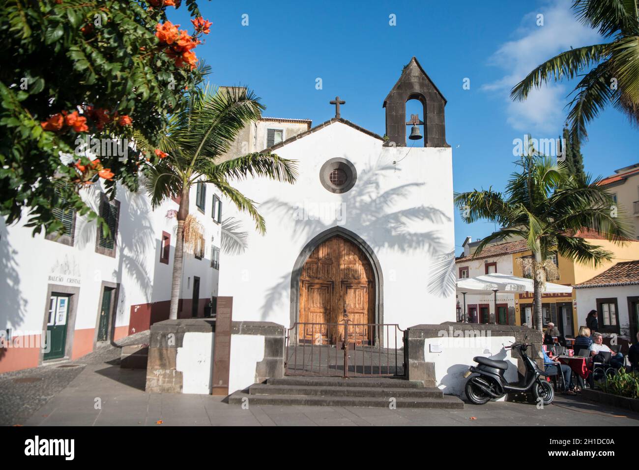 La capela do corpo santo nella città vecchia di zona Velha nella città vecchia di Funchal di notte sull'isola di Madeira del Portogallo. Portogallo, Madeira, A. Foto Stock