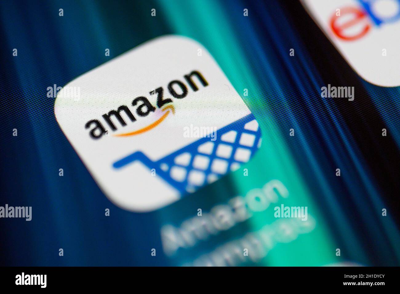 Burgos, Spagna - 13 aprile 2020: Primo piano dell'applicazione di acquisto  Amazon sullo schermo mobile. Icona dell'app Amazon shopping Foto stock -  Alamy