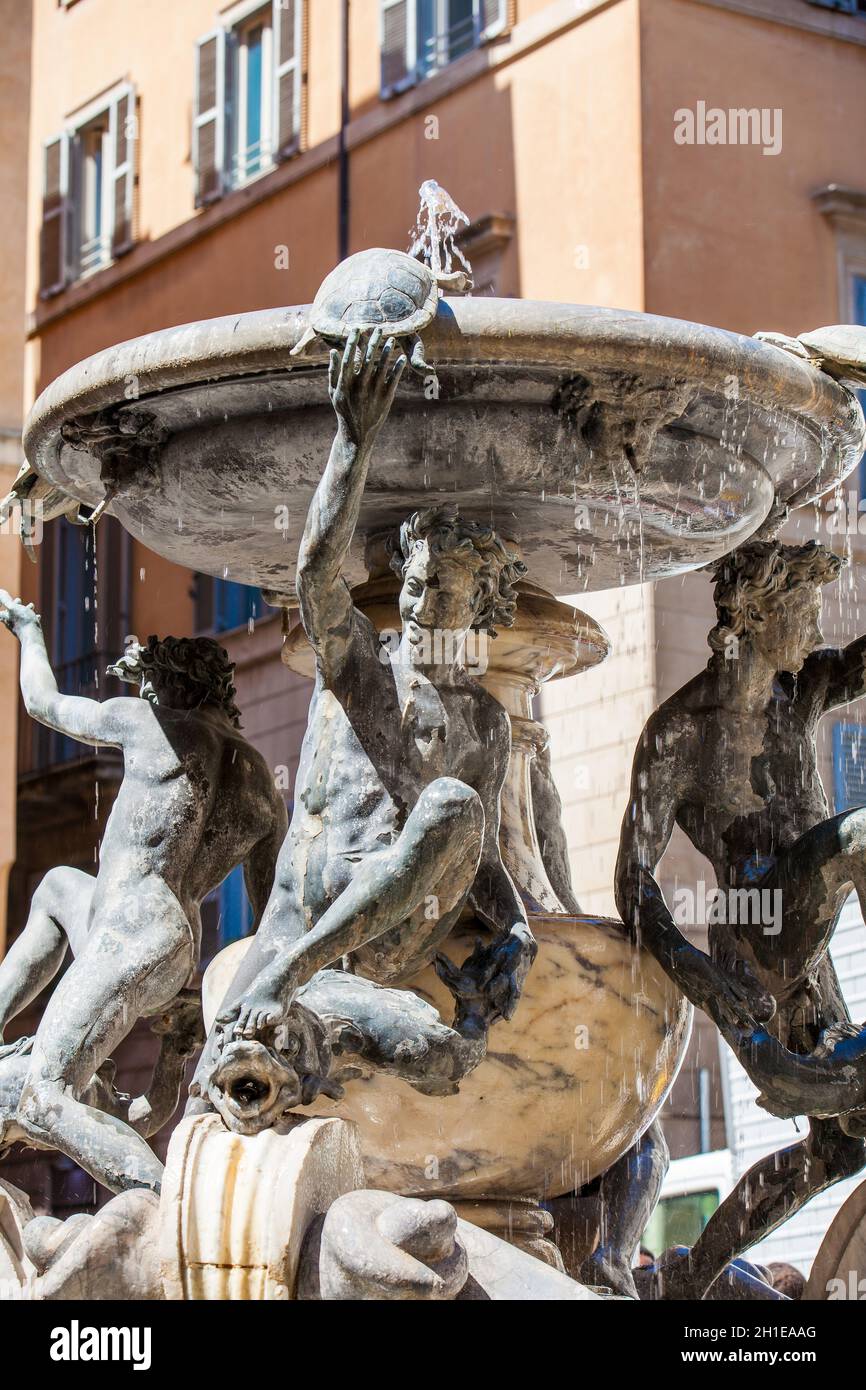 La Fontana delle Tartarughe in piazza Mattei costruito nel 1588 dall'architetto Giacomo della Porta Foto Stock