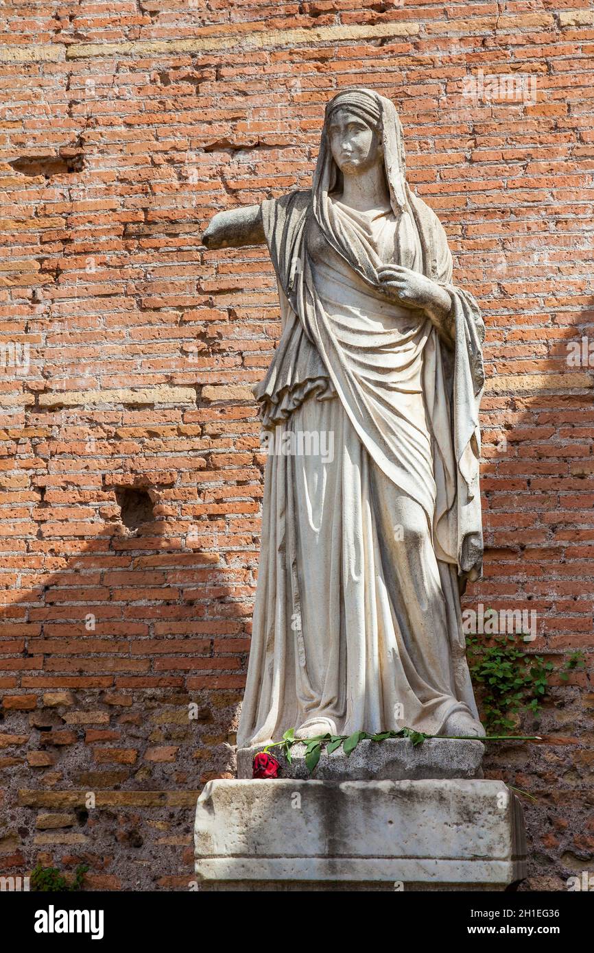 Le antiche rovine della casa delle Vestali al Foro Romano a Roma Foto Stock