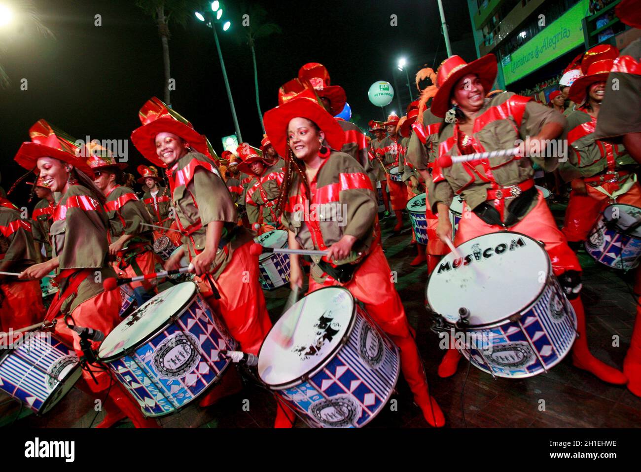 salvador, bahia / brasile - 15 febbraio 2015: I membri del blocco Cortejo Afro sono visti nel quartiere barra durante le celebrazioni di carnevale nel Foto Stock