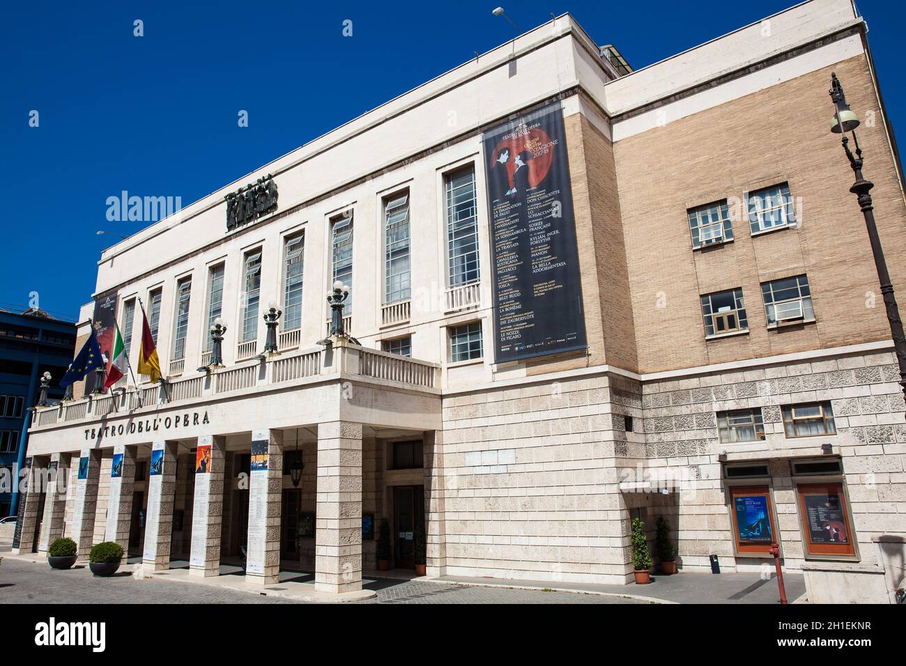 Roma, Italia - Aprile 2018: facciata del Teatro dell'Opera di Roma Foto Stock