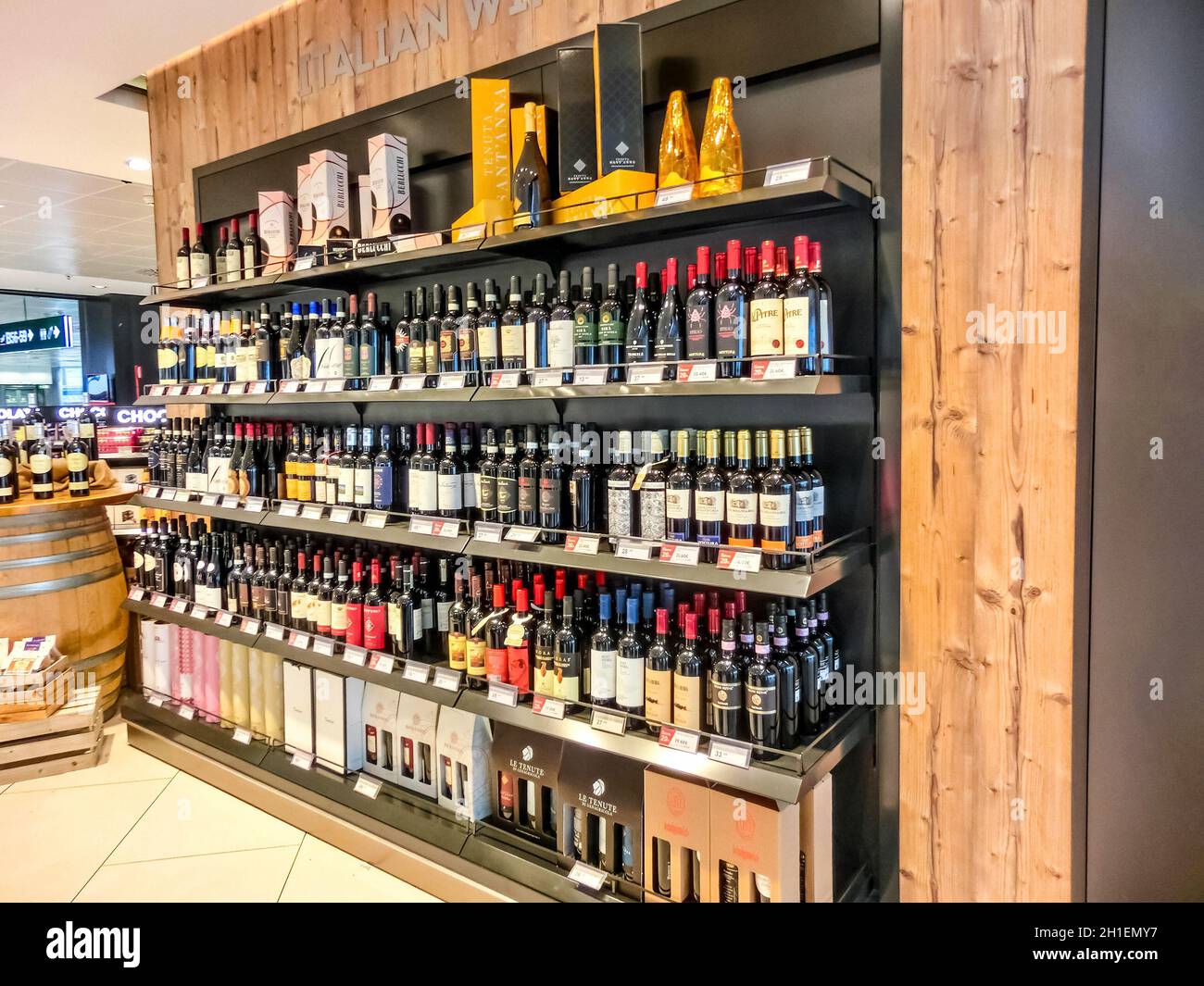 Genova, Liguria, Italia - 11 settembre 2019: I cruschi di vino al supermercato COOP di Genova Foto Stock