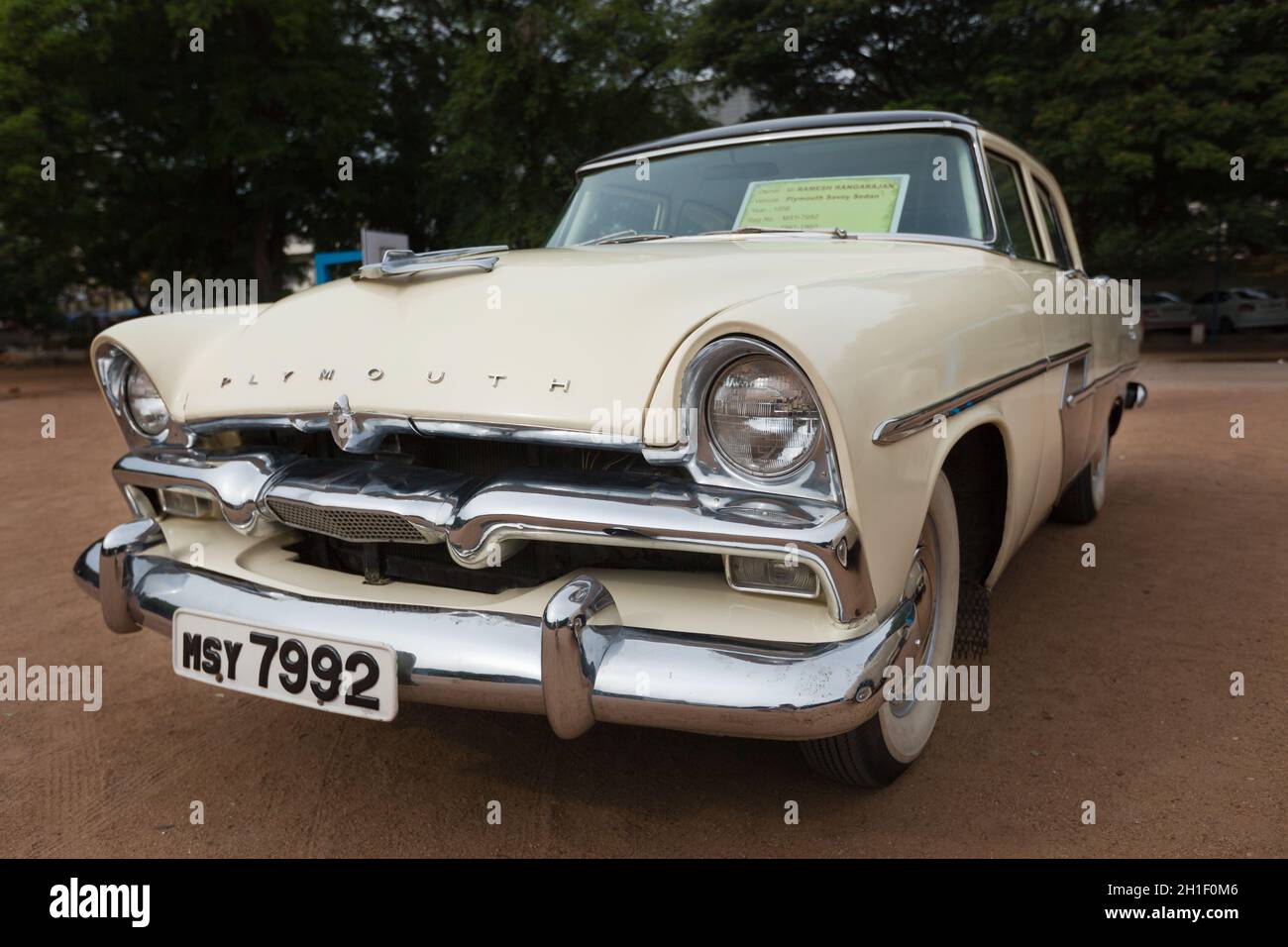 CHENNAI - INDIA - 24 LUGLIO: Plymouth Savoy Sedan 1956 (auto d'epoca retrò) su Heritage Car Rally 2011 del Madras Heritage Motoring Club a Egmore il prossimo luglio Foto Stock