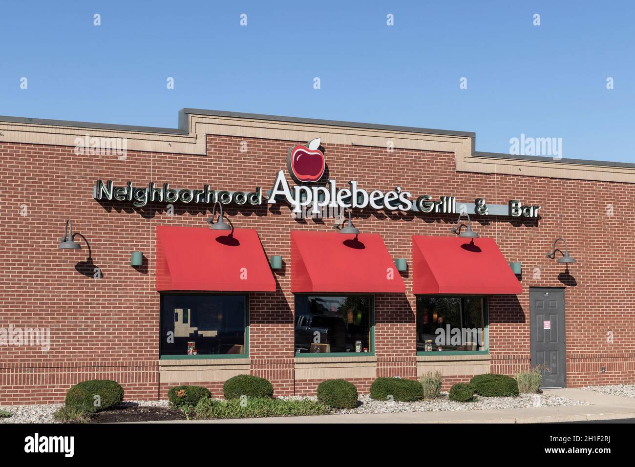 Frankfort - circa Ottobre 2021: Applebee's Neighborhood Grill and Bar Ristorante informale. Applebee's è una filiale di Dine Brands Global. Foto Stock