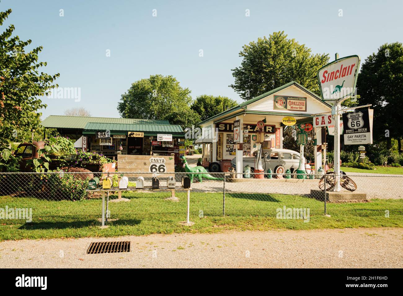 Stazione di servizio Garys Gay Parita Sinclair, sulla Route 66 a Spencer, Missouri Foto Stock