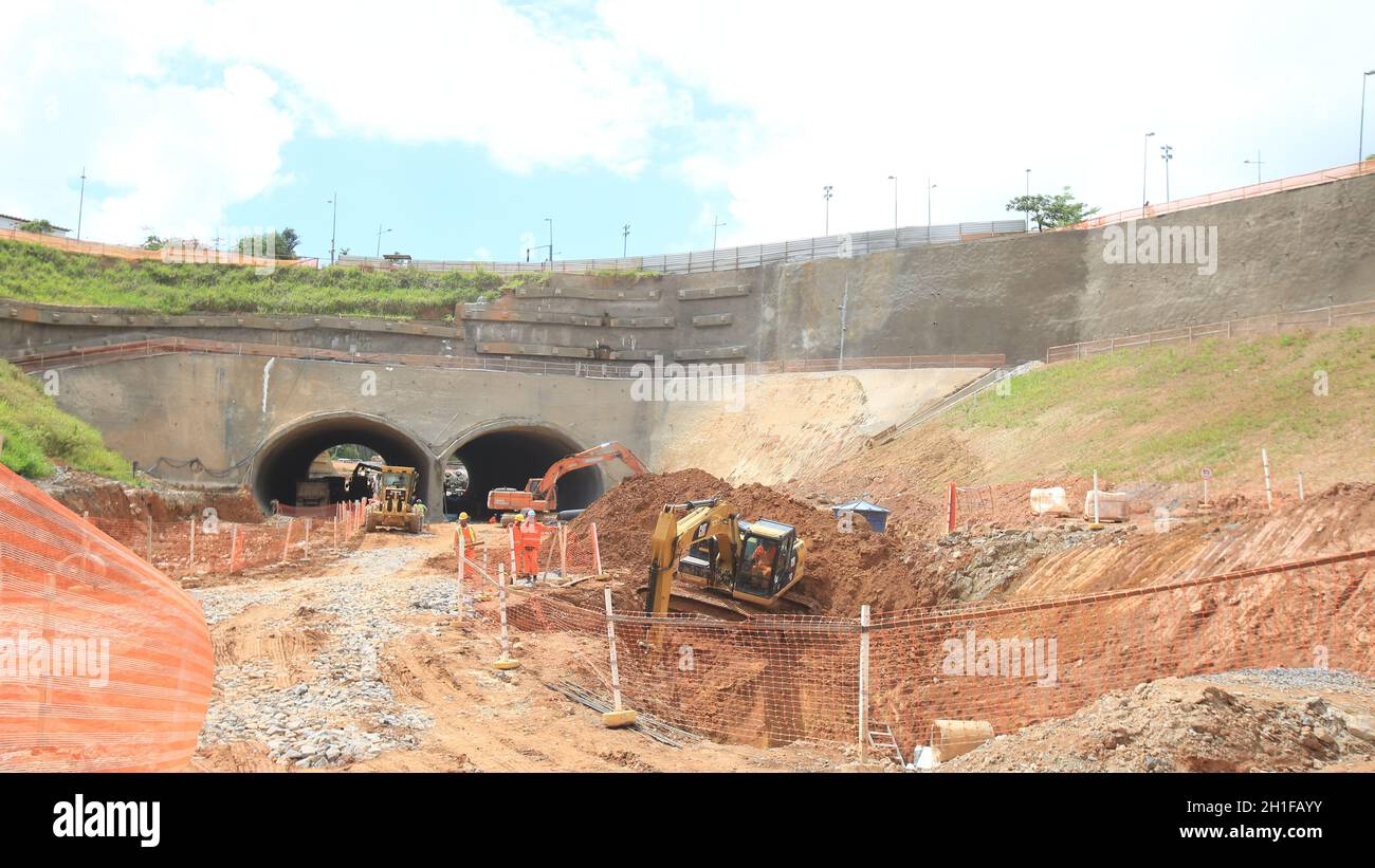 salvador, bahia / brasile - 23 marzo 2017: La macchina è visto nel cantiere di Avenida Gal Costa nella città di Salvador. *** Local Caption ** Foto Stock